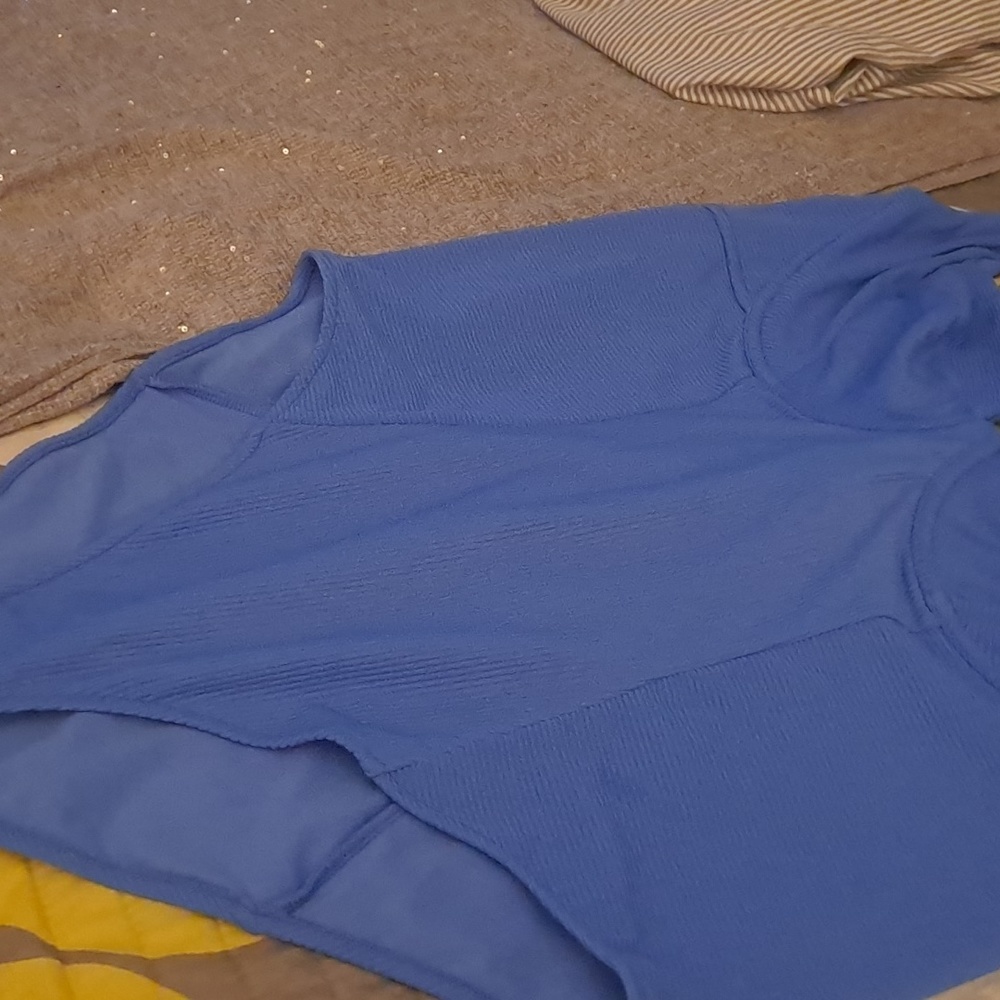 Swimsuit - Picture 2 of 5